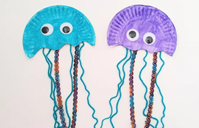Image of a completely jellyfish paper plate craft.